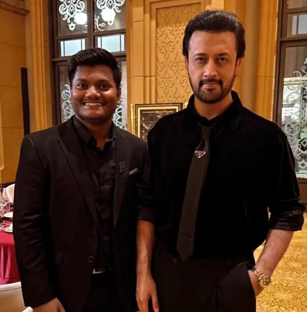 Hybrid event management course student working at an event in India